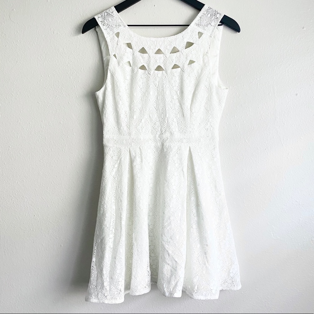 NWT Miss Me Ivory White Cut Out Lace Sleeveless Dress Women’s Small